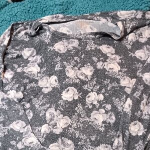 Long sleeve t shirt floral very soft